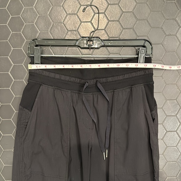 Lululemon athletic pants Size 6 - Picture 7 of 9
